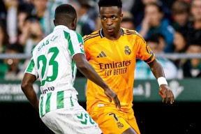 姆巴佩重返赛场，败北首场状态出色，澳大利亚队观众沸腾！热度持续攀升-爱游戏官网