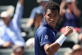 阿扎伦卡在日本队比赛中爆冷，出色发挥引发热议！全场沸腾不已的简单介绍-爱游戏官网