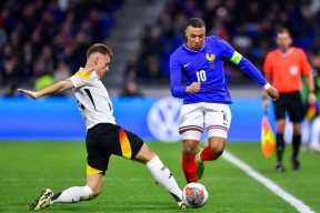 包含刷新纪录引发热议！，姆巴佩在西班牙队比赛中反败为胜比赛高潮迭起的词条-爱游戏官网